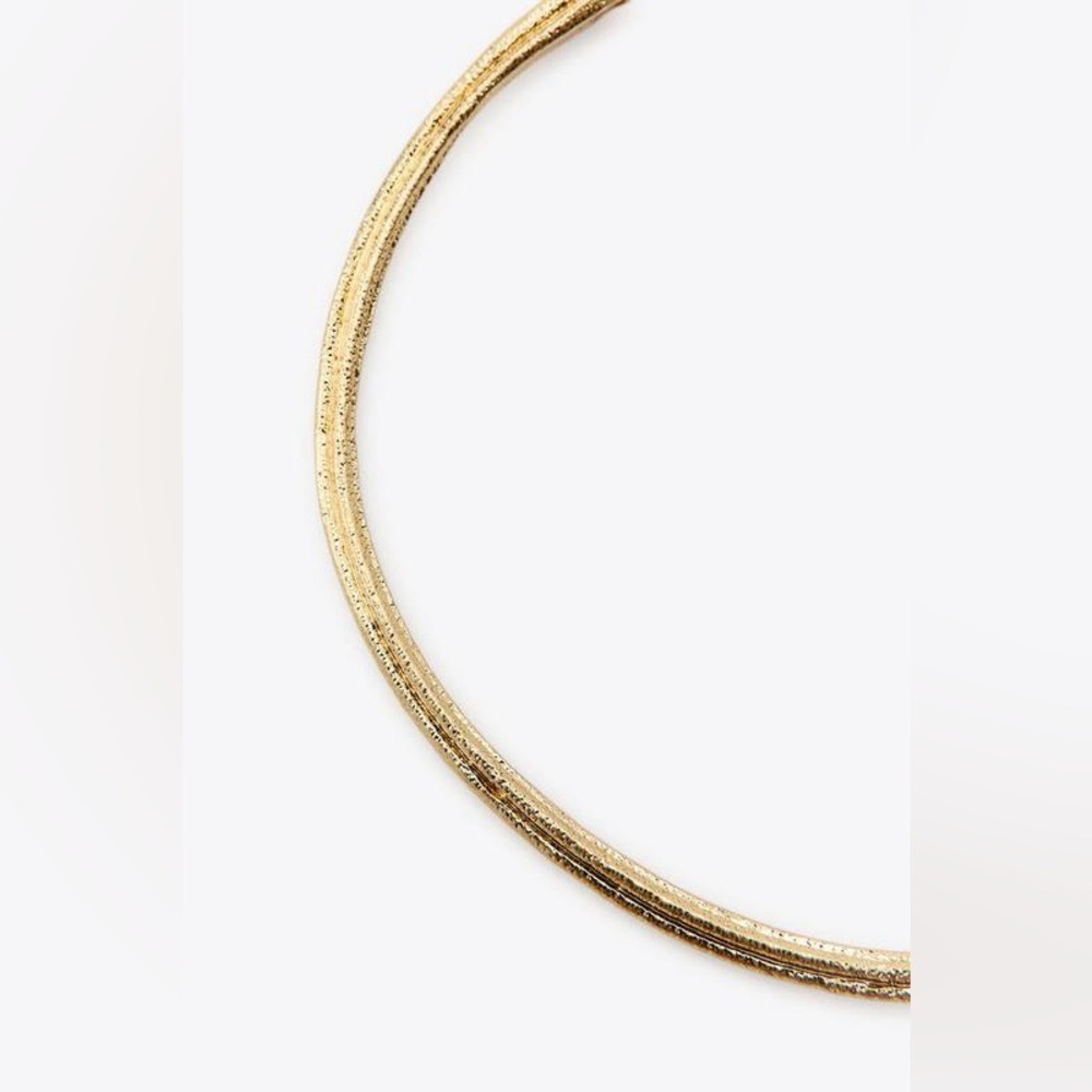 NWT. Zara Golden Textured Metal Choker Necklace. - Picture 3 of 9